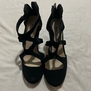 Women’s size 6 1/2 heel